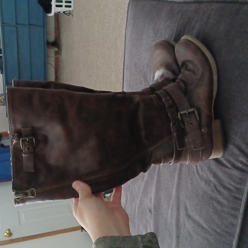Brown Carlos Santana boots